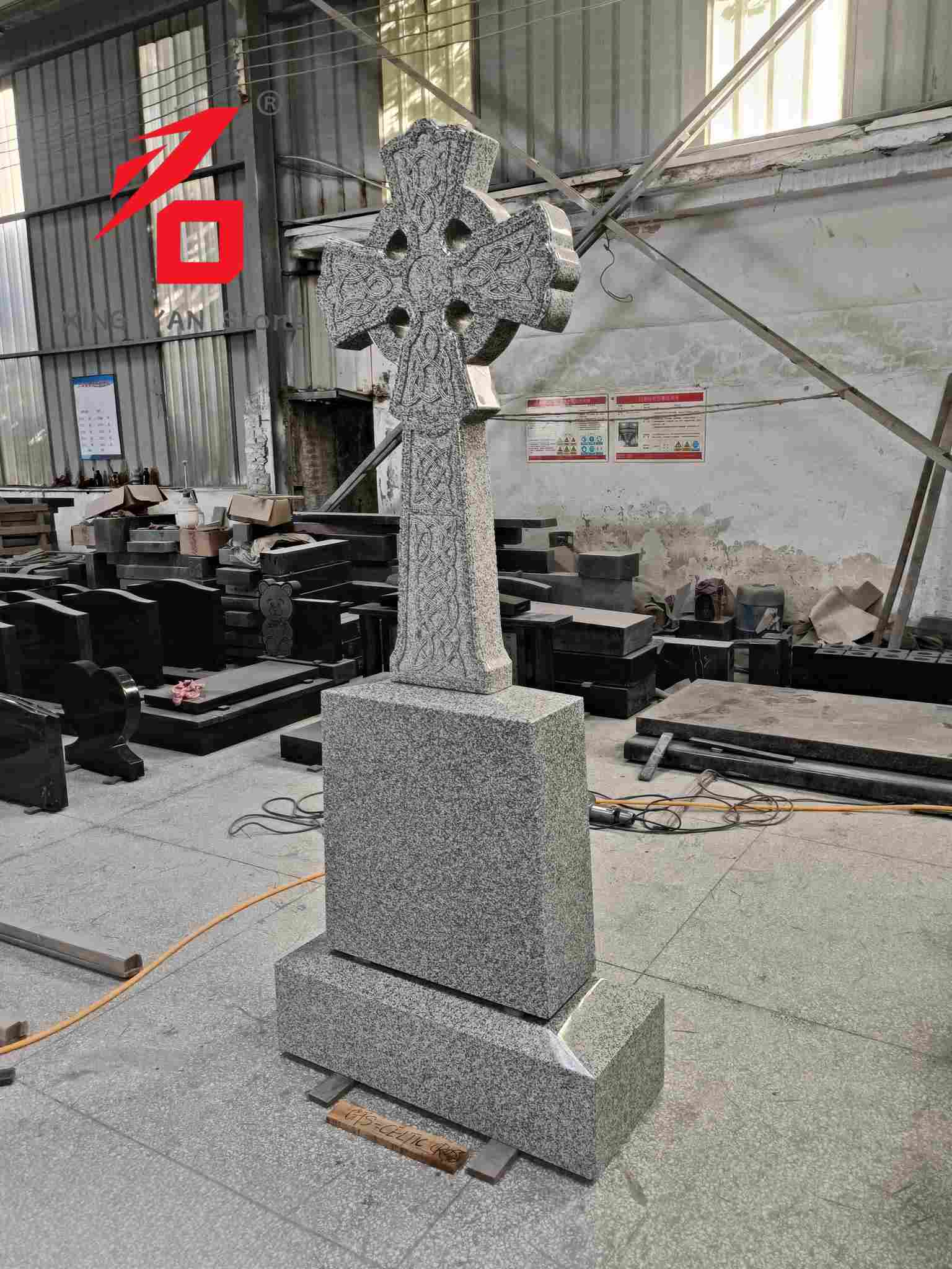 ဥရောပနှင့်အမေရိကန် Cross Granite Tombstone