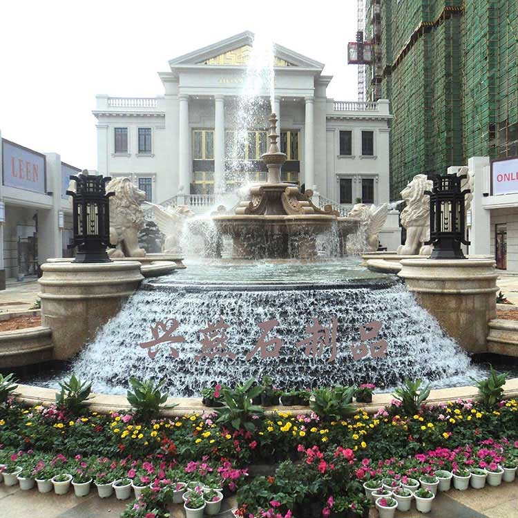 ခြင်္သေ့ပုံစံ Flowing Fountain